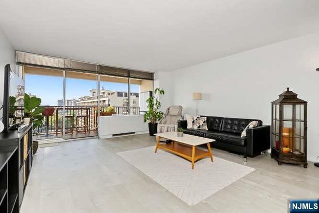 5 Horizon Road 1403, Fort Lee, NJ 07024