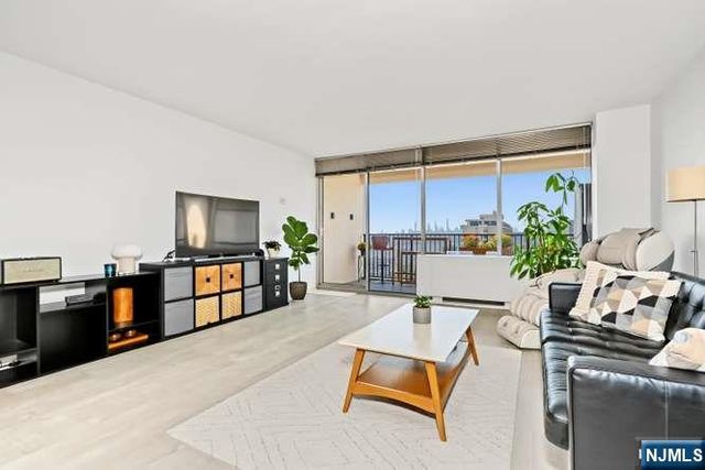 5 Horizon Road 1403, Fort Lee, NJ 07024