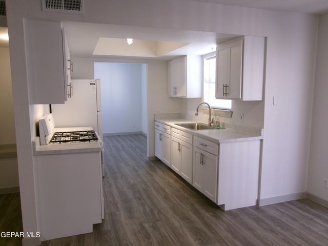 7013 ECHO CLIFFS Drive, El Paso, TX 79912