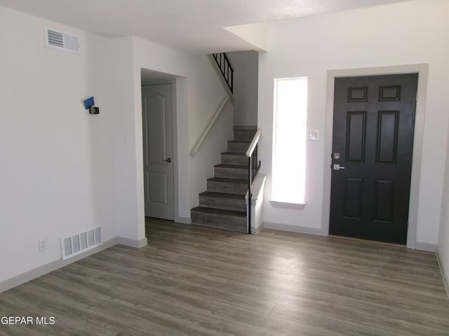 7013 ECHO CLIFFS Drive, El Paso, TX 79912