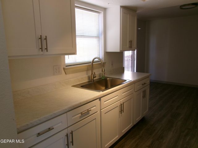 7013 ECHO CLIFFS Drive, El Paso, TX 79912