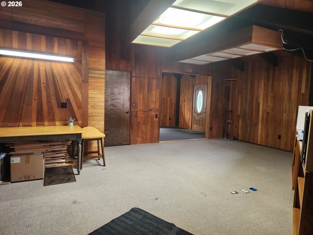 566 GREENWOOD Ave, Reedsport, OR 97467