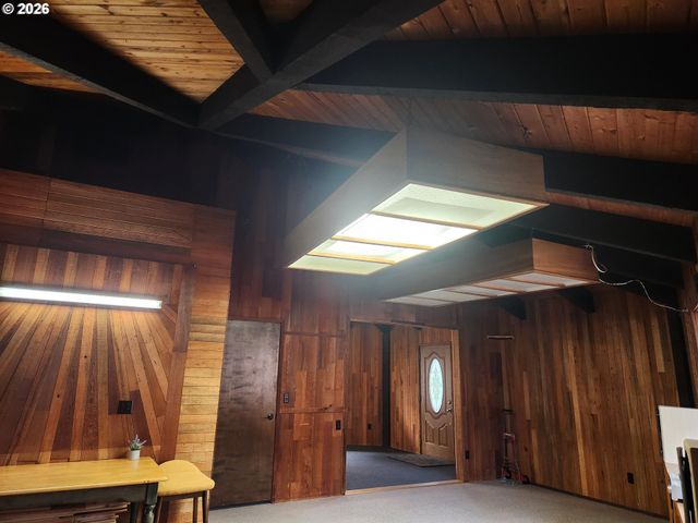 566 GREENWOOD Ave, Reedsport, OR 97467