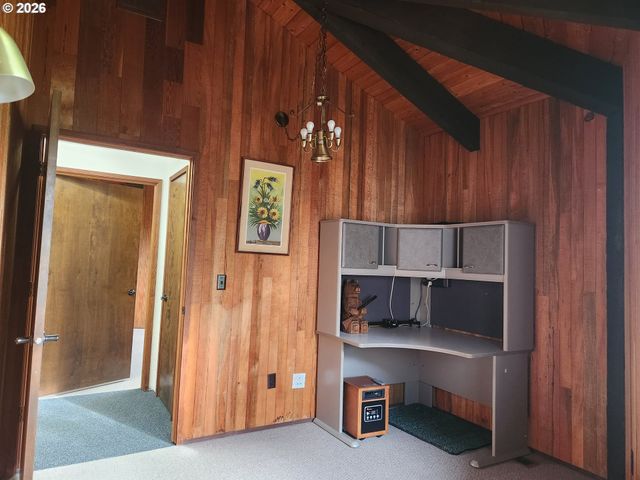 566 GREENWOOD Ave, Reedsport, OR 97467