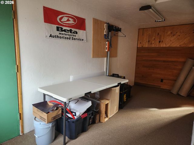 566 GREENWOOD Ave, Reedsport, OR 97467