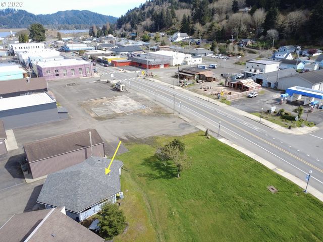 566 GREENWOOD Ave, Reedsport, OR 97467