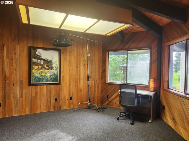 566 GREENWOOD Ave, Reedsport, OR 97467