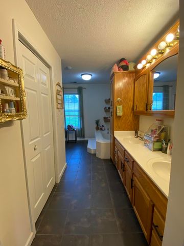 220 Deerwood Drive, Science Hill, KY 42553