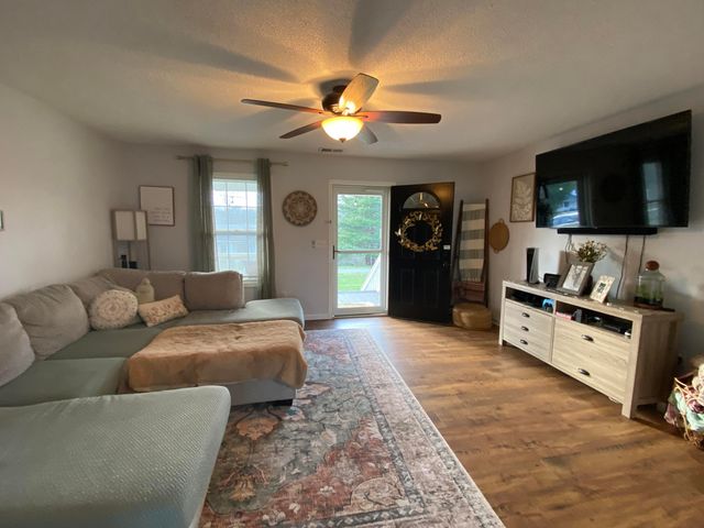 220 Deerwood Drive, Science Hill, KY 42553