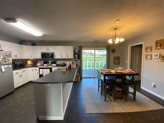 220 Deerwood Drive, Science Hill, KY 42553