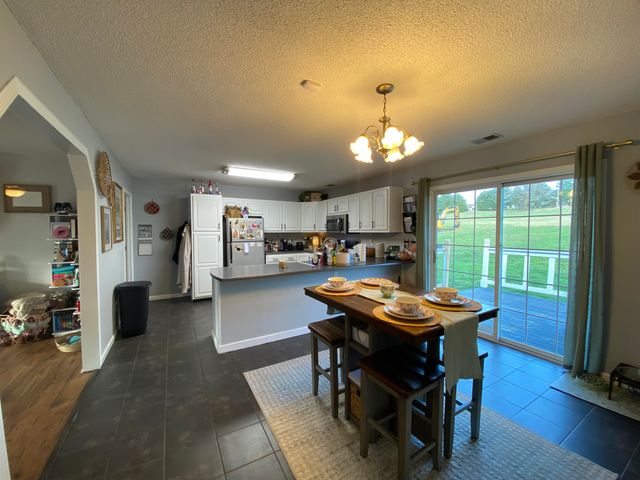 220 Deerwood Drive, Science Hill, KY 42553