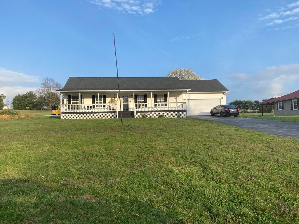 220 Deerwood Drive, Science Hill, KY 42553