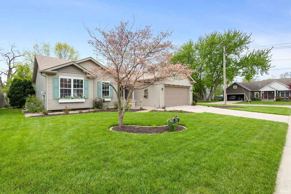701 Prism Valley Drive, Mishawaka, IN 46544