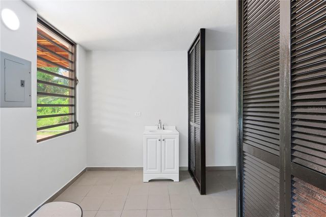 4 RIVERSIDE 4, Guaynabo, PR 00971
