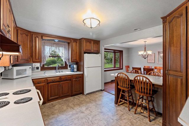 241 SCOUT WAY, De Pere, WI 54115