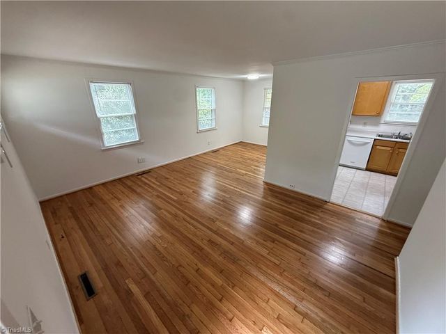2843 Hermitage Drive, Winston-salem, NC 27104