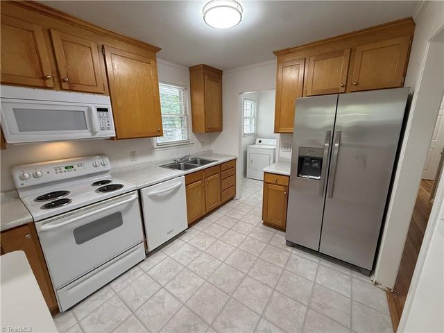 2843 Hermitage Drive, Winston-salem, NC 27104