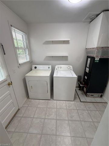 2843 Hermitage Drive, Winston-salem, NC 27104