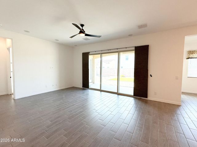 5214 W Thresher Way, Laveen, AZ 85339