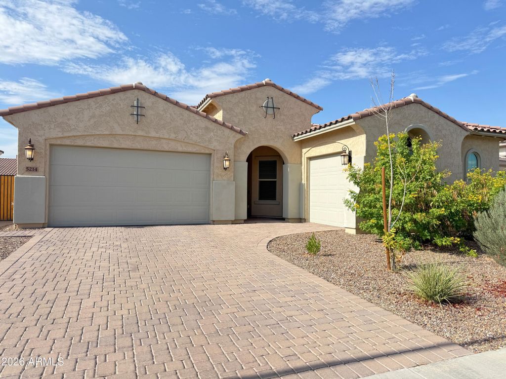 5214 W Thresher Way, Laveen, AZ 85339