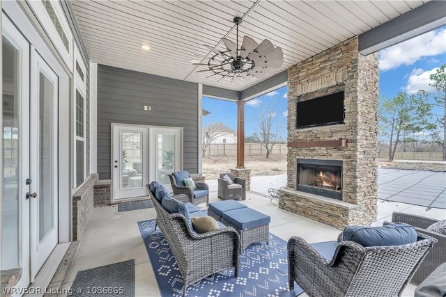 1732 N Mountain Grove Road, Alma, AR 72921