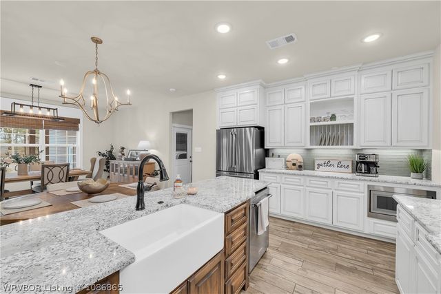 1732 N Mountain Grove Road, Alma, AR 72921