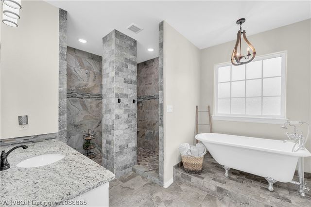 1732 N Mountain Grove Road, Alma, AR 72921