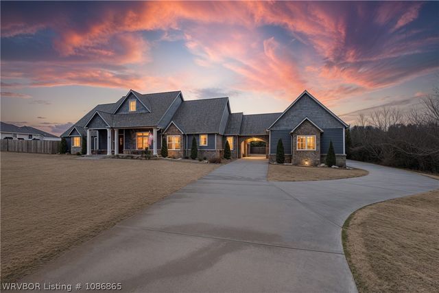 1732 N Mountain Grove Road, Alma, AR 72921