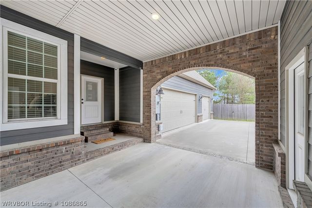 1732 N Mountain Grove Road, Alma, AR 72921