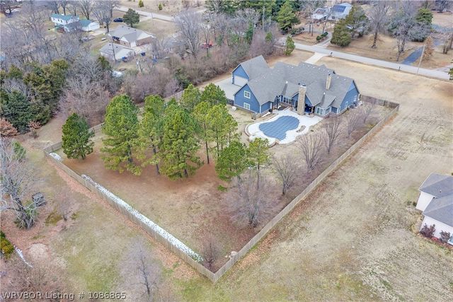 1732 N Mountain Grove Road, Alma, AR 72921