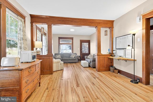 406 BRIMMER AVE, New Holland, PA 17557