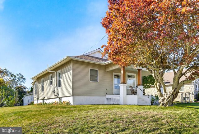 406 BRIMMER AVE, New Holland, PA 17557