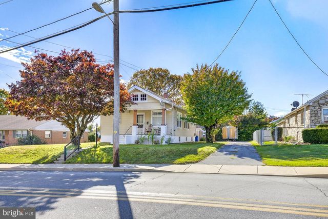 406 BRIMMER AVE, New Holland, PA 17557