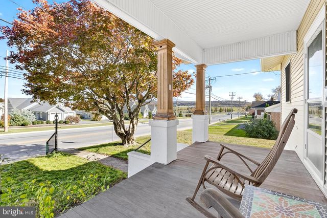 406 BRIMMER AVE, New Holland, PA 17557