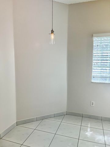 5275 Europa Drive I, Boynton Beach, FL 33437