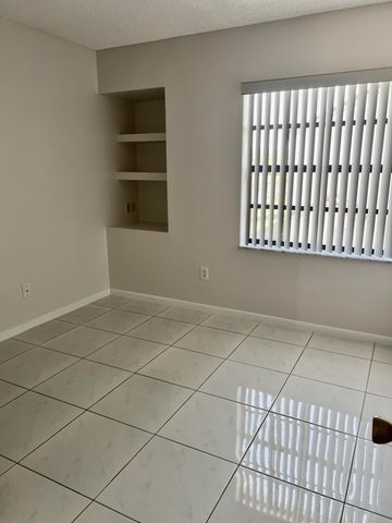 5275 Europa Drive I, Boynton Beach, FL 33437