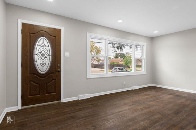 10854 Lyman Avenue, Chicago Ridge, IL 60415