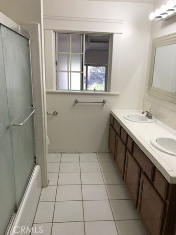 1624 S Gramercy, Los Angeles, CA 90019