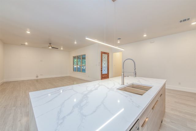 7611 Awadi Court, Arlington, TX 76001