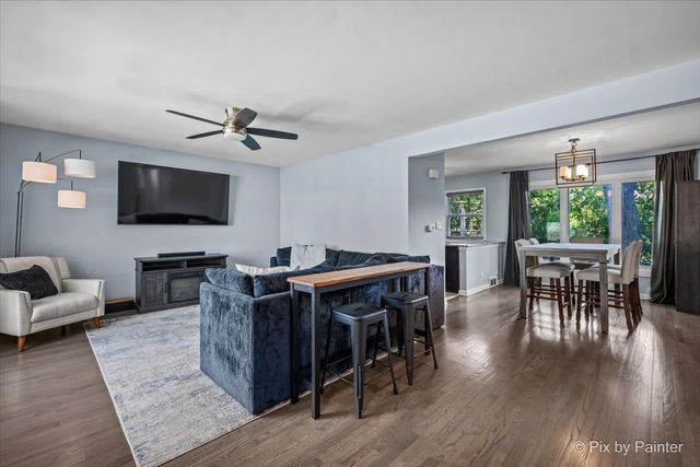 1441 E Joan Drive, Palatine, IL 60074