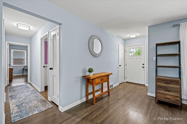 1441 E Joan Drive, Palatine, IL 60074