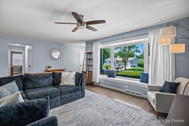 1441 E Joan Drive, Palatine, IL 60074
