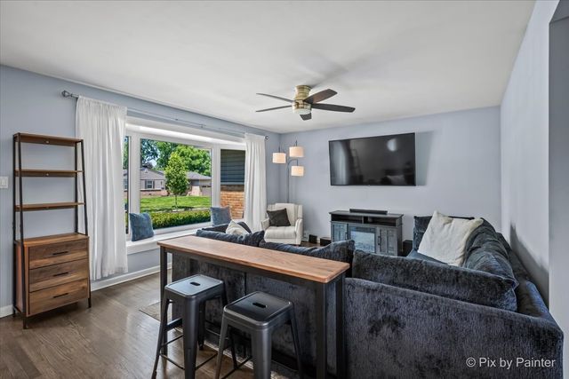 1441 E Joan Drive, Palatine, IL 60074