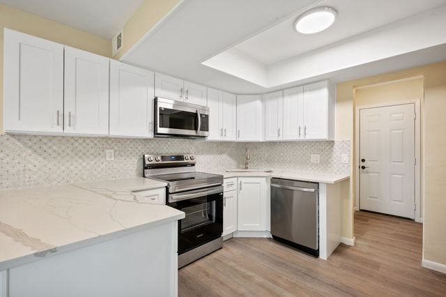 2671 Via Del Mar, Carrollton, TX 75006