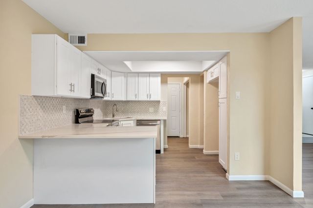 2671 Via Del Mar, Carrollton, TX 75006