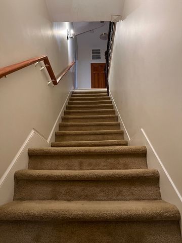 194 Auburn, Newton, MA 02466