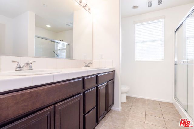 9722 Pine Orchard Street, Pacoima (los Angeles), CA 91331