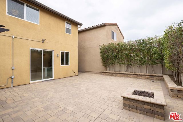 9722 Pine Orchard Street, Pacoima (los Angeles), CA 91331