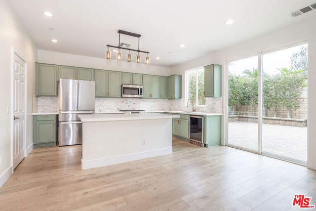 9722 Pine Orchard Street, Pacoima (los Angeles), CA 91331