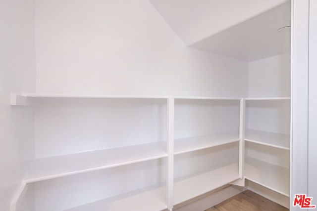 9722 Pine Orchard Street, Pacoima (los Angeles), CA 91331